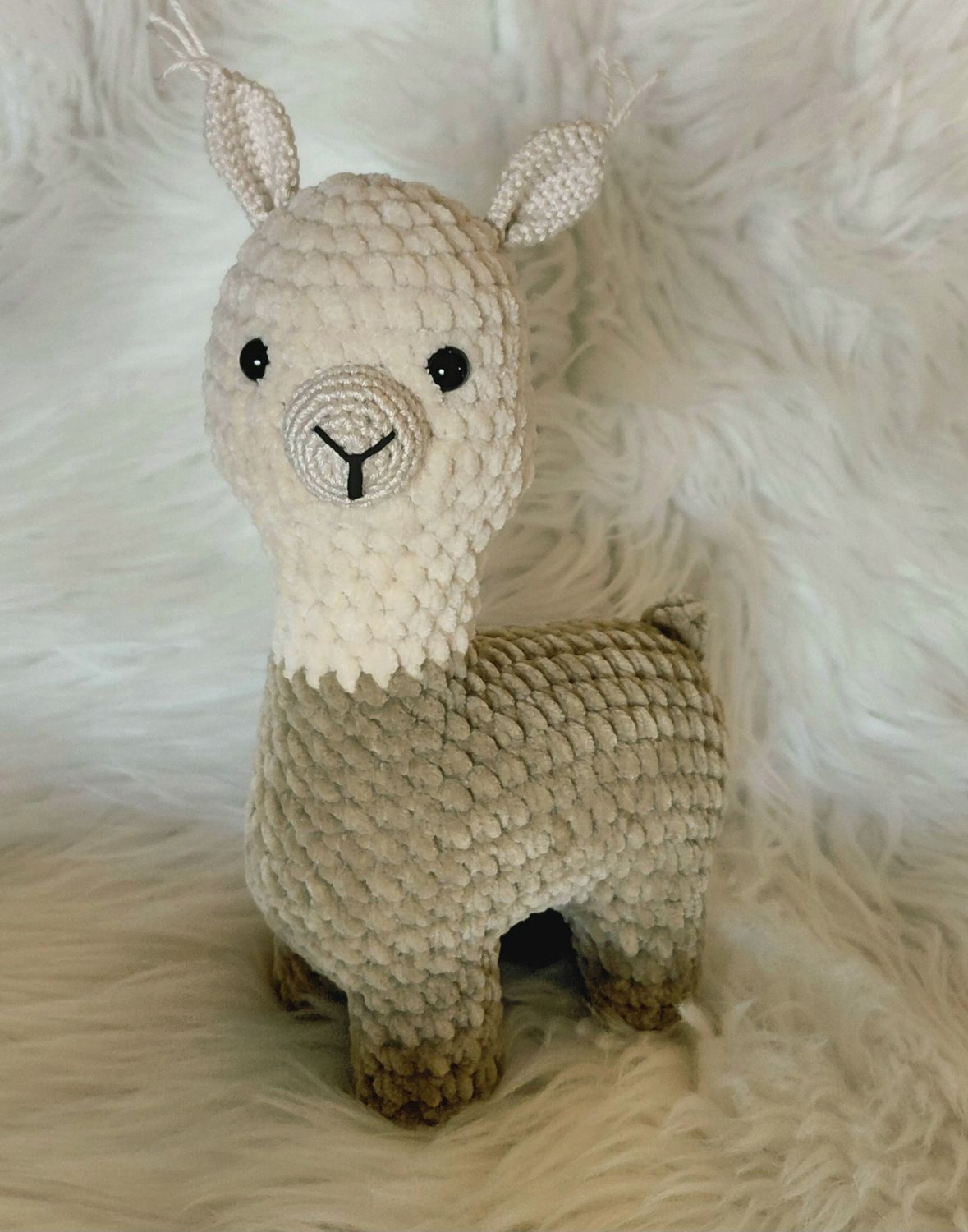 Doudou Lama tous doux crocheté en fil de velours