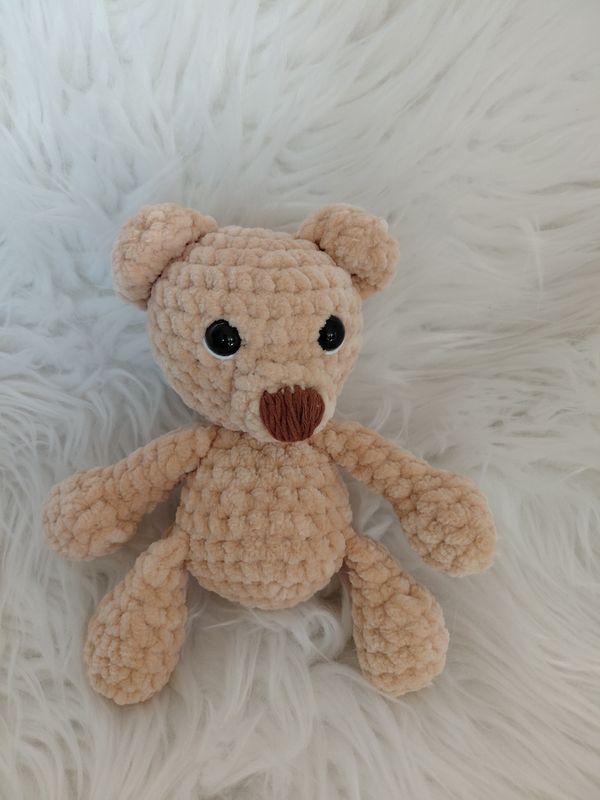Doudou Ourson beige crocheté en fil de velours