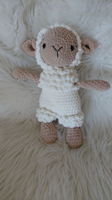 Mouton moux crocheté en velours de coton crème et beige