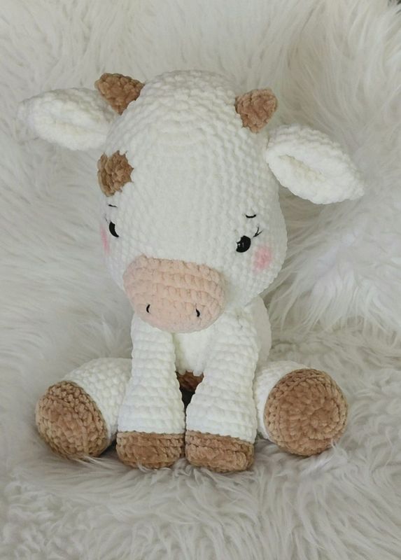 Vache crocheté en fil de velours couleur blanc et marron