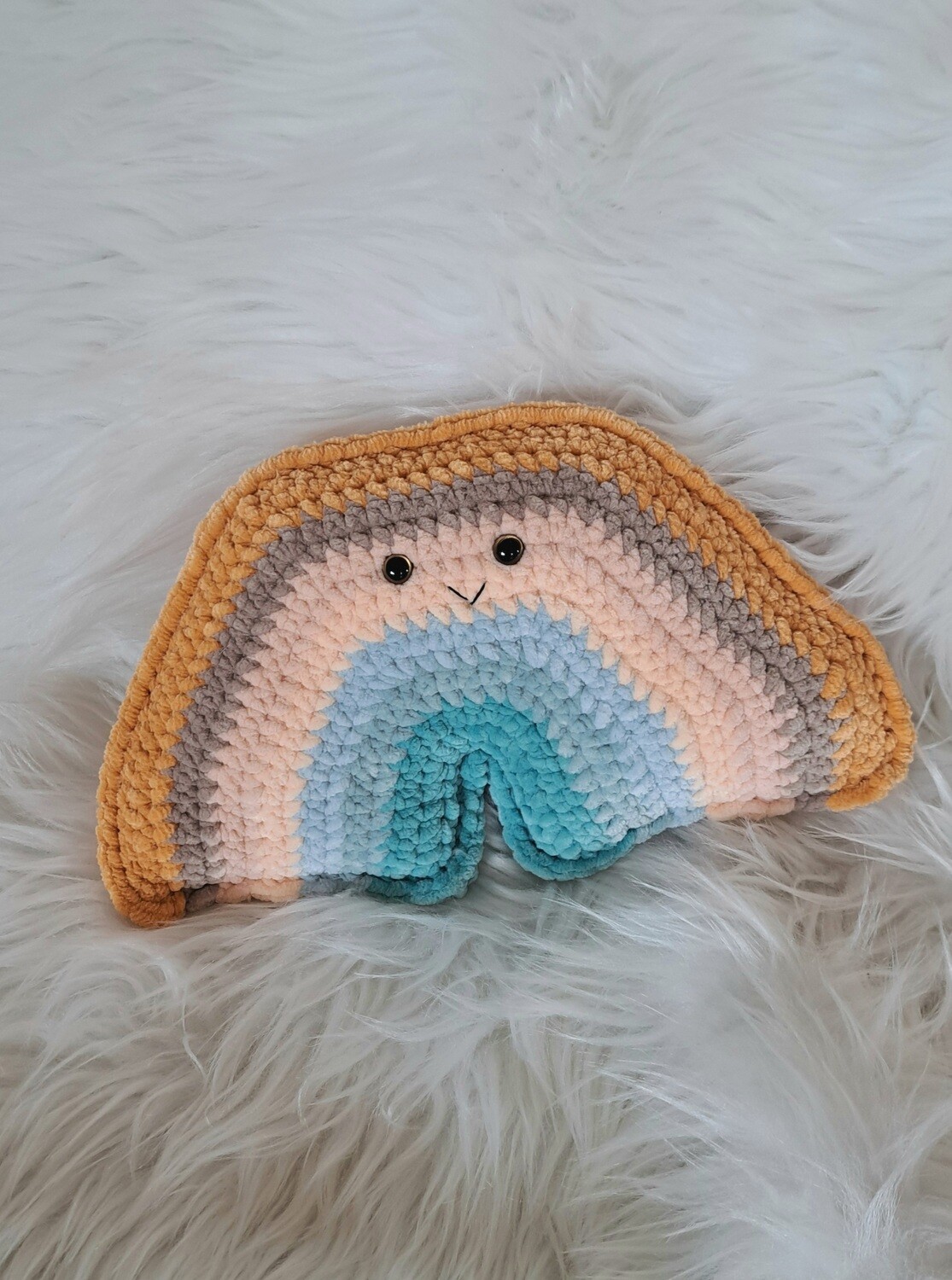 Coussin en Arc en ciel crocheté en fil de velours