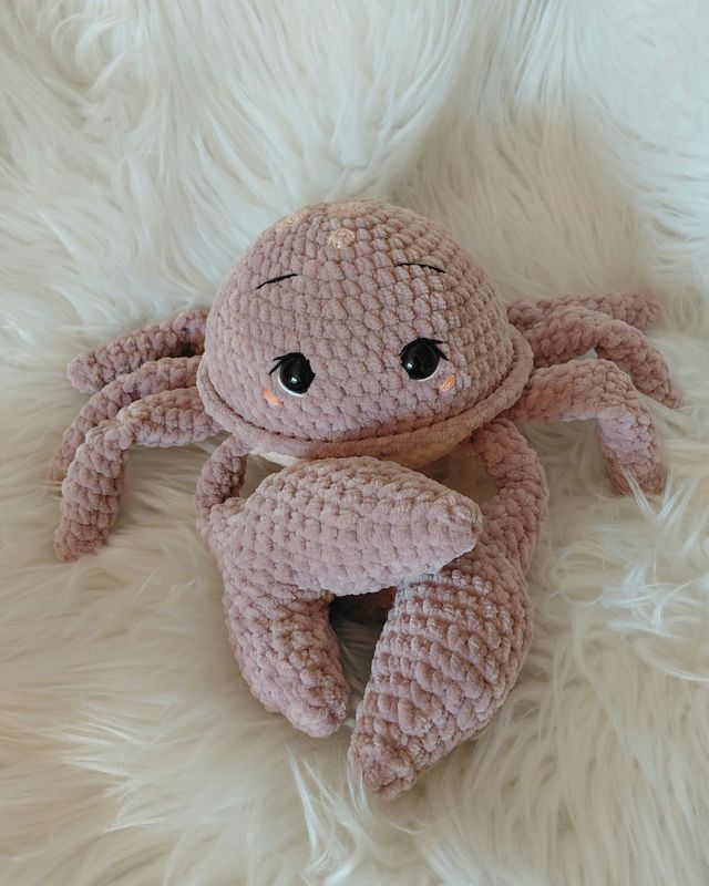 Crabe  crocheté en fil de velours violine