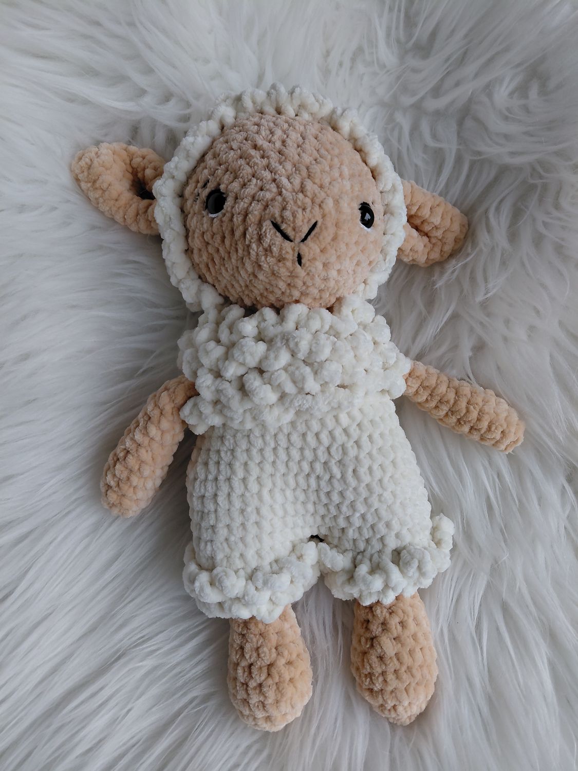 Mouton moux crocheté en velours de coton crème et beige