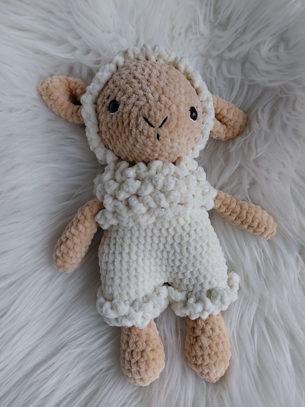 Mouton moux crocheté en velours de coton crème et beige