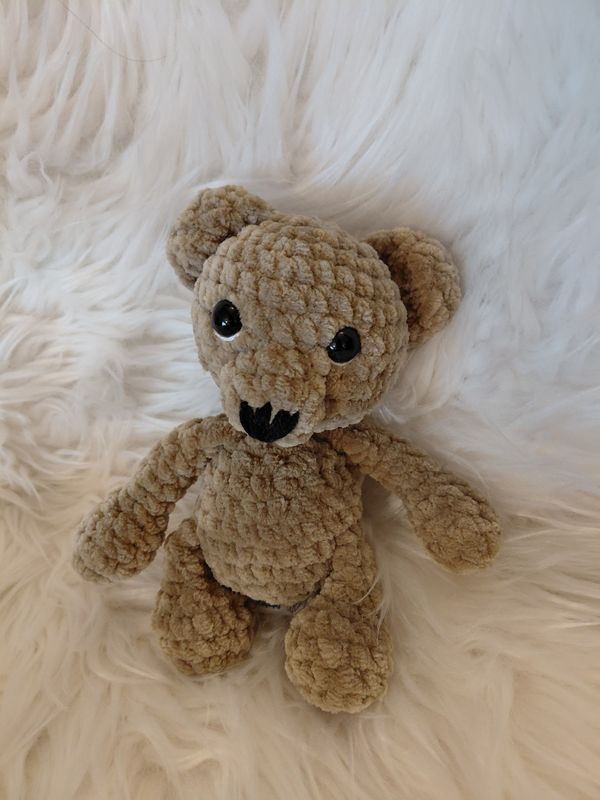 Nounours (Ours) pt. kaki crocheté en fil de velours