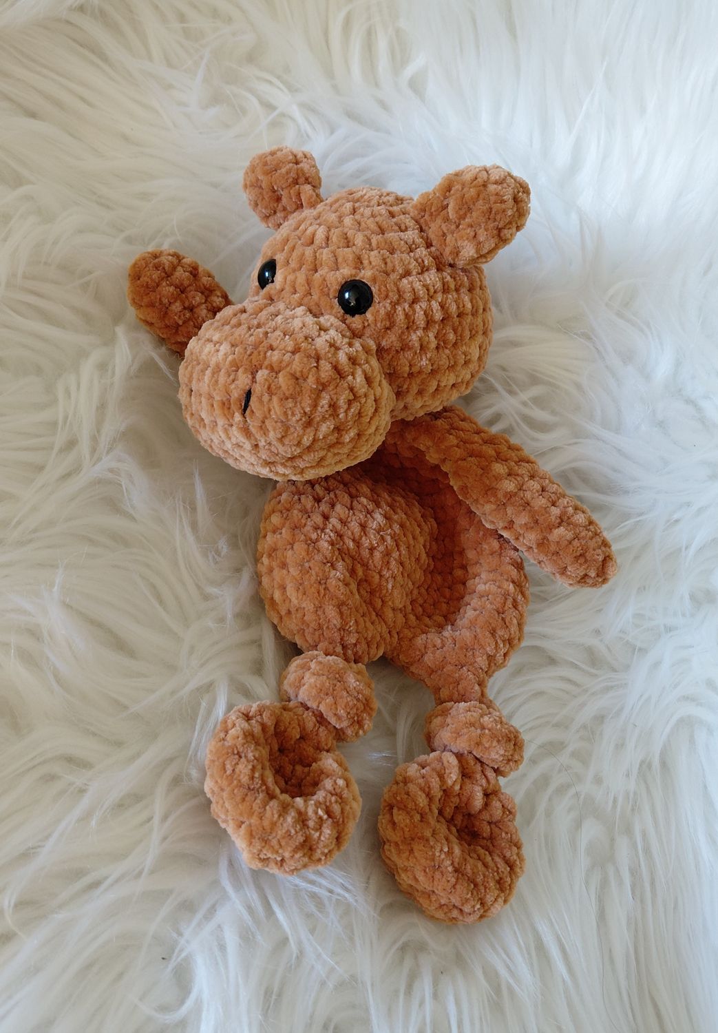 Hippopotame moux et plat crocheté en fil de velours marron caramel