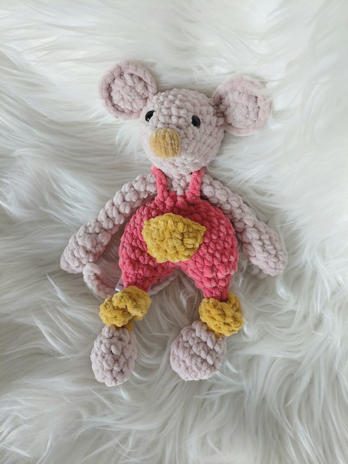 Doudou pt. Souris soft crocheté en fil de velours moutarde et rose