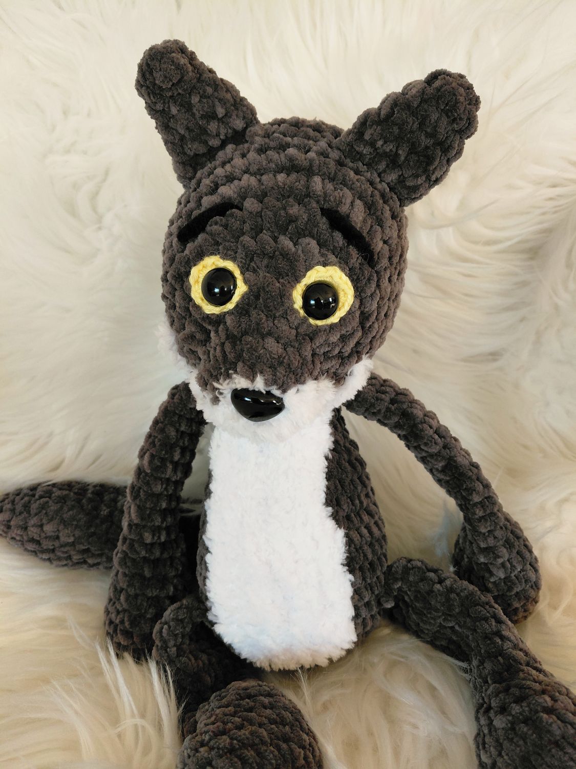 Doudou "Loup végi "crocheté en fil de velours gris