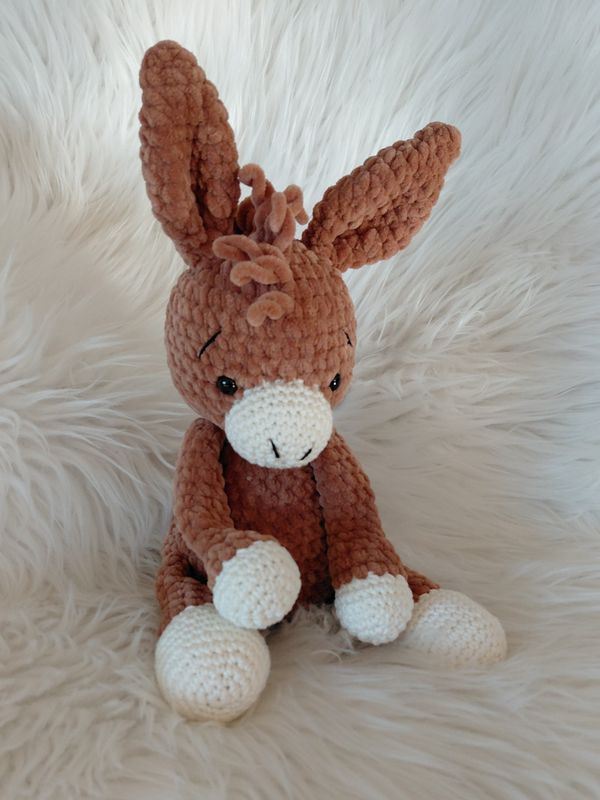 Doudou Âne  tous doux crocheté en fil de velours couleur marron