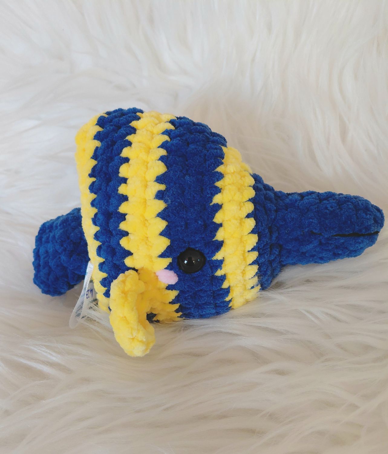 Poisson "Dory" crocheté en fil de velours