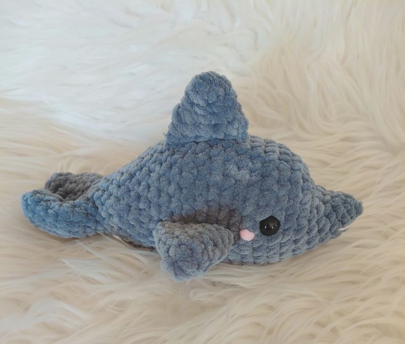 Poisson "Dauphin" crocheté en fil de velours