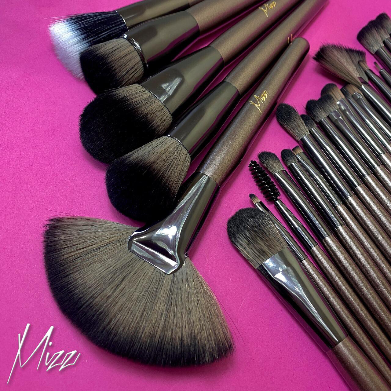 Mizz 24 Makeup Brush Set