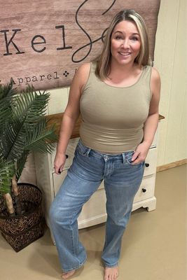 Judy Blue Medium Wash Straight Fit Jean