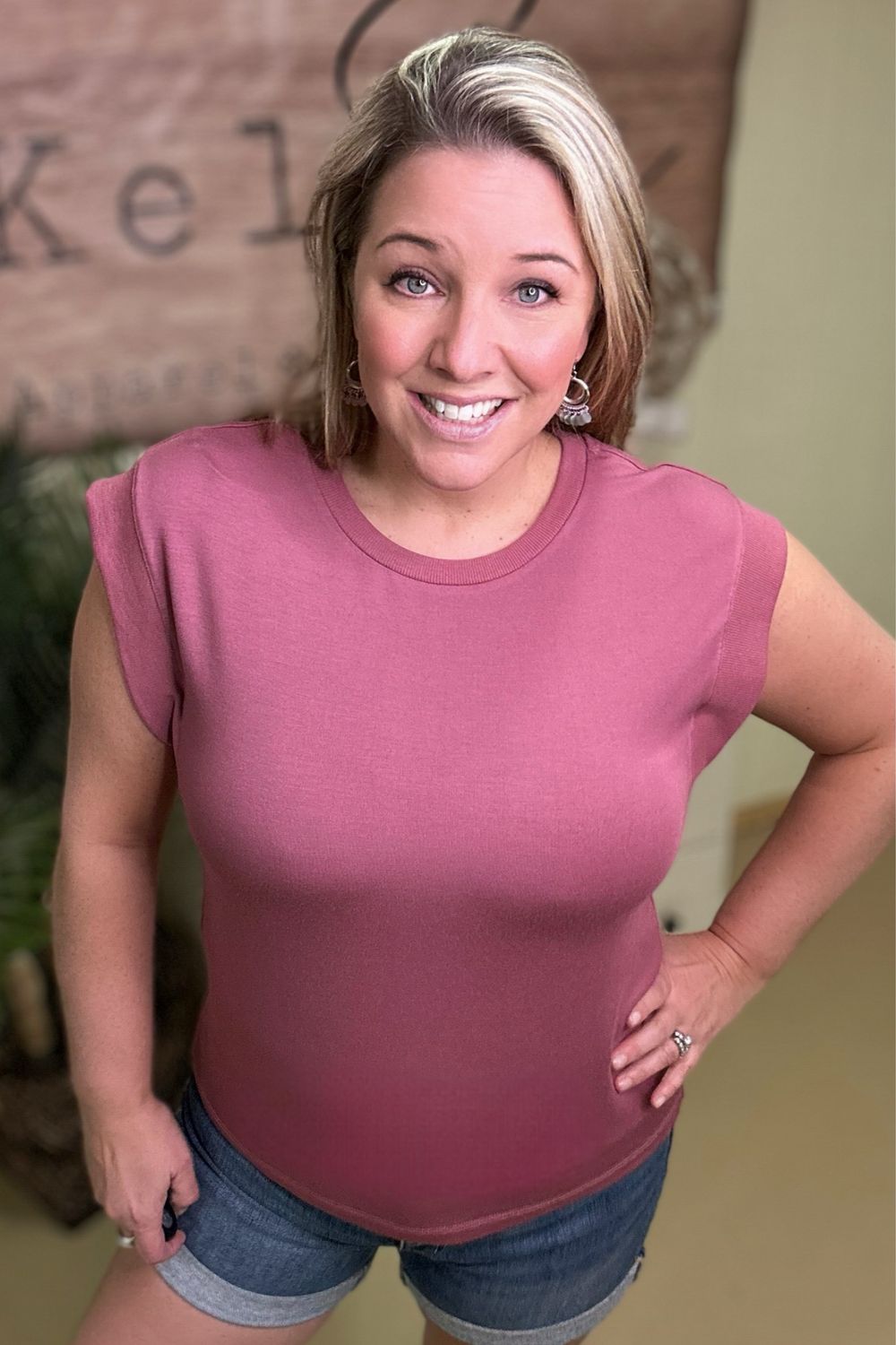 Round Neck Sleeveless Tee