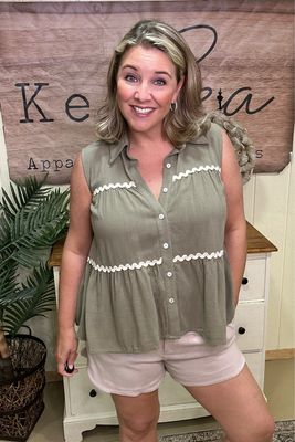 Olive Wavy Trim Button-Down