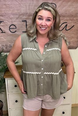 Olive Wavy Trim Button-Down