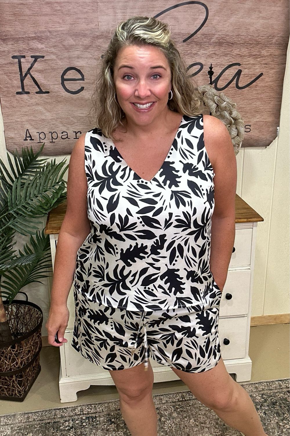 White &amp; Black Palm Print Blouse