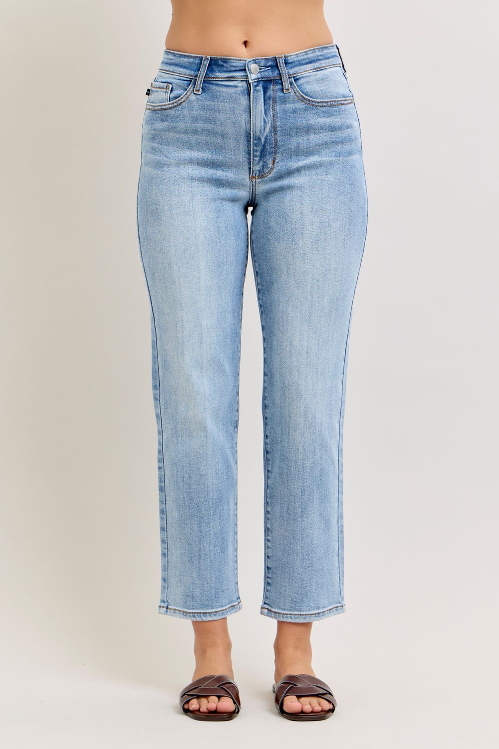 Judy Blue Light Wash Ankle Straight Jeans