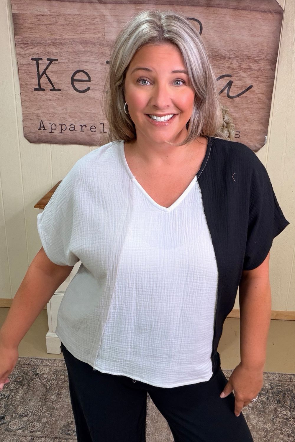 Tri-tone Vertical Color Block Gauze Top