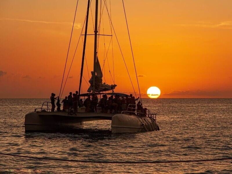 Isla Mujeres Sunset Tour – Playa Norte & Downtown Walk