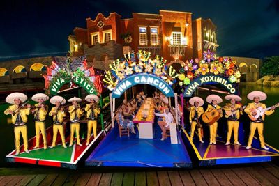 Xoximilco Cancun Party Trajinera