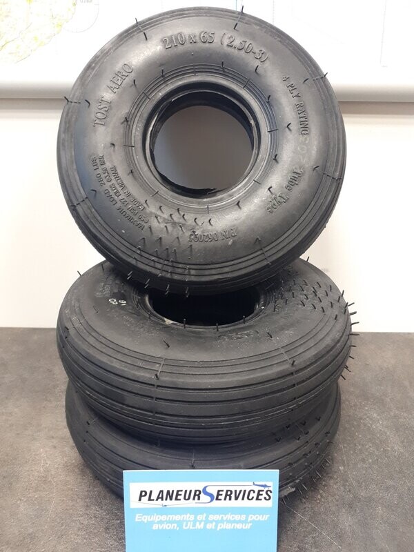 Pneu 210 x 65