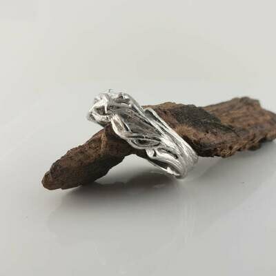 Men&#39;s/Unisex Crossover Twig Wedding Ring, 14k Solid Gold Wedding Band