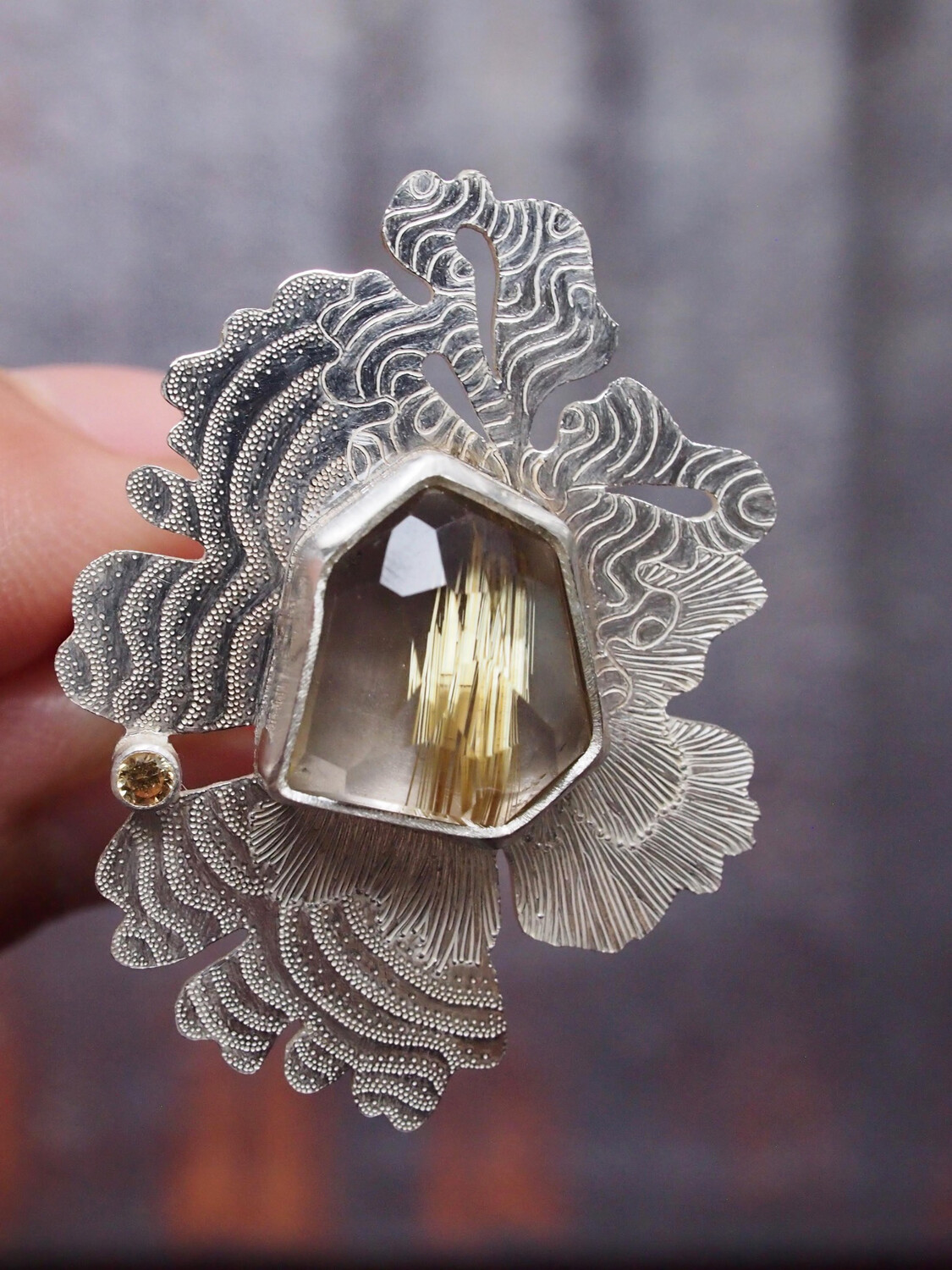Juxtapose ring。US 7