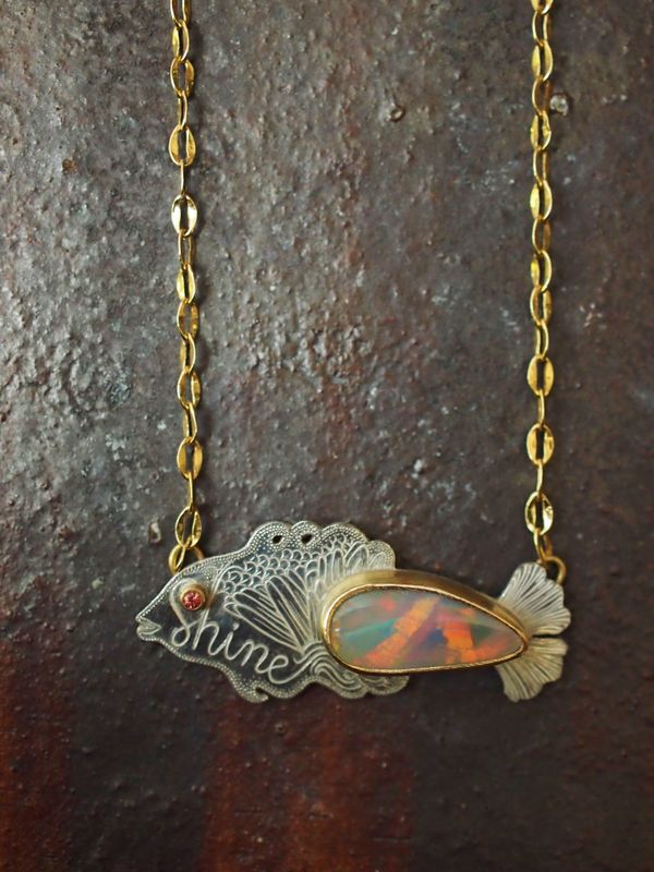 Shine necklace。