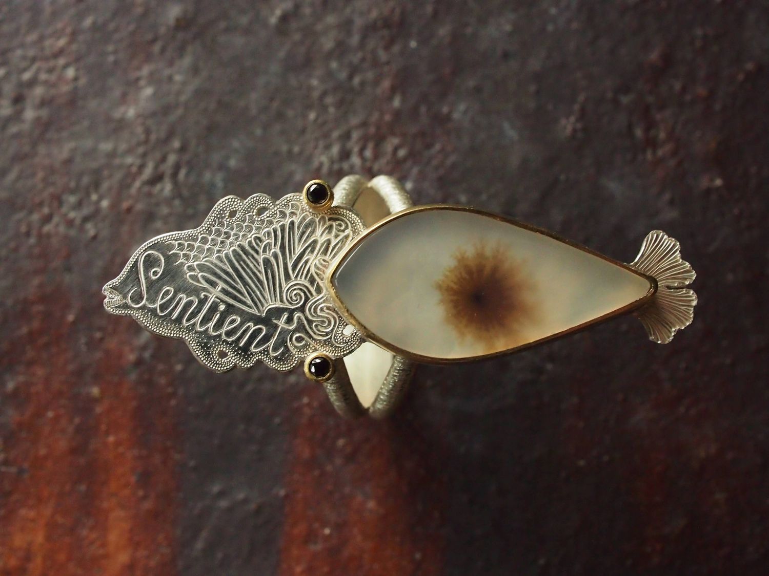 Sentient ring。US 7