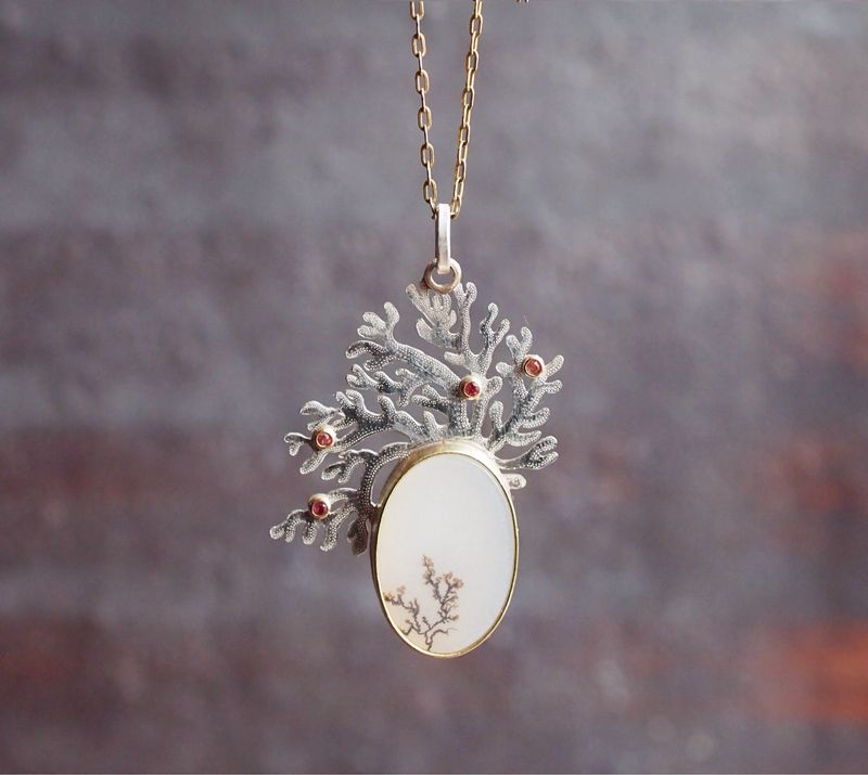 Karang Merah pendant necklace