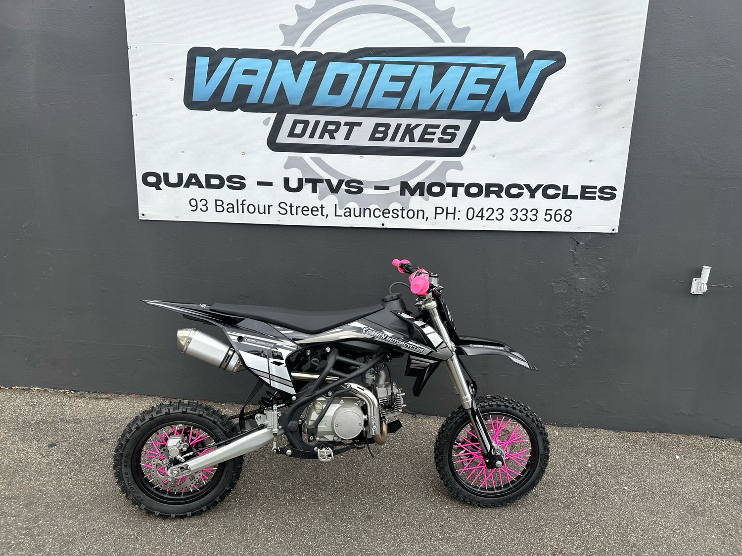 Diemen Motorcycles DM125 Pink