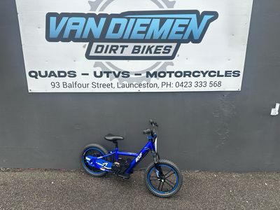 RXF DNA PRO 16” Electric Balance Bike With Spare Battery