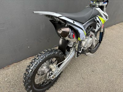 Thumpstar TSX140E