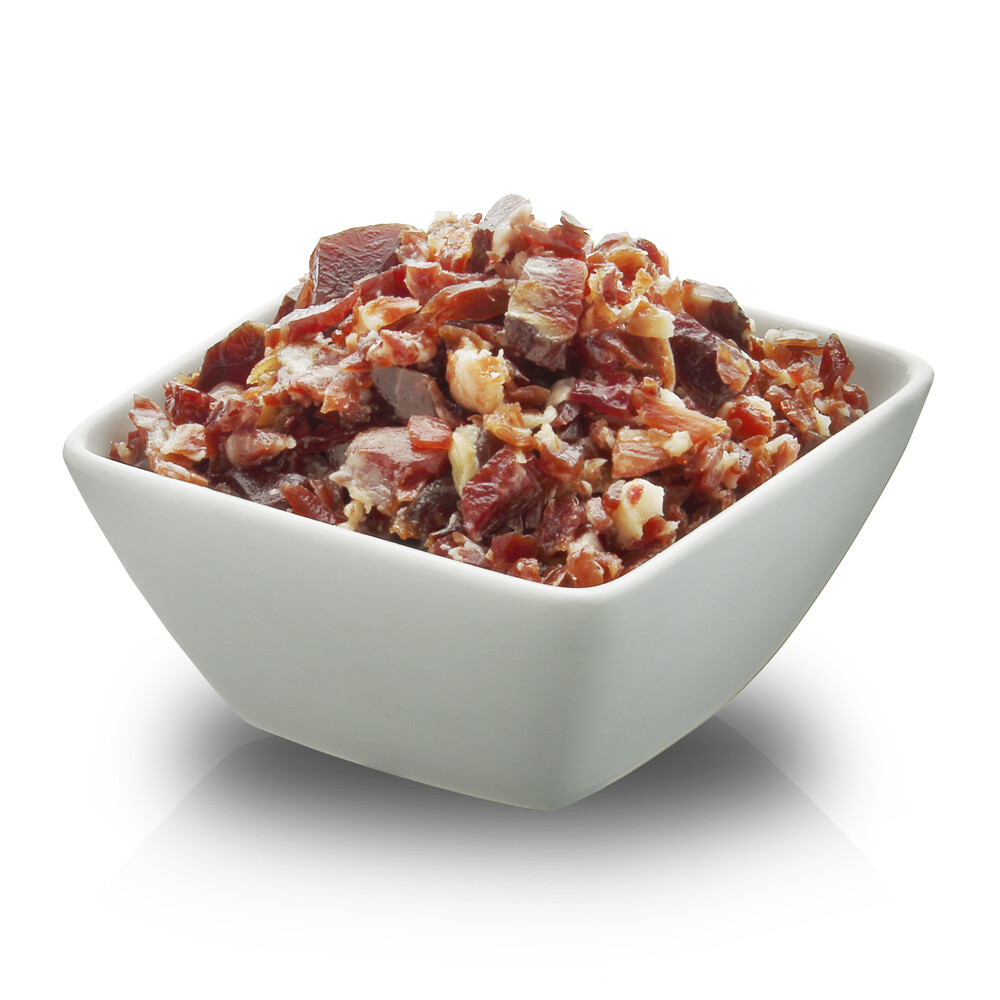 Sobre de jamón ibérico picado.