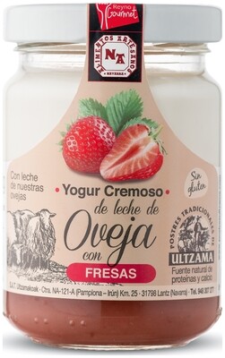 Yogur cremoso de leche de oveja con fresas ULTZAMA 130 g.