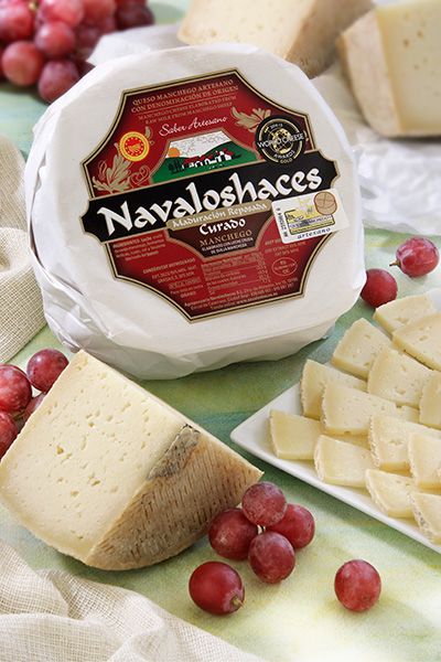 Queso manchego curado maduración reposada NAVALOSHACES