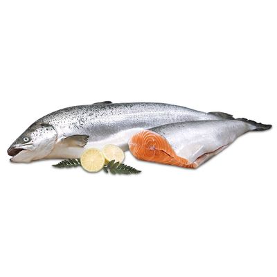 Salmón por medios o enteros (14.50 €/kg)