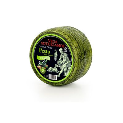 Queso curado de oveja con pesto VEGA SOTUÉLAMOS