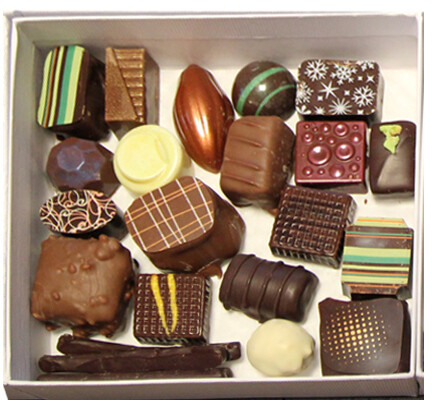 Chocolats "Pralinés" ballotin Plaisir de 500g environ.   Date limite de commande: Mercredi 18 novembre 2025 .  Expédition le 8 décembre 2025. Chocolats "Pralinés" ballotin Plaisir de 500g environ.   Date limite de commande: Mercredi 18 novembre 2025 .  Expédition le 8 décembre 2025.