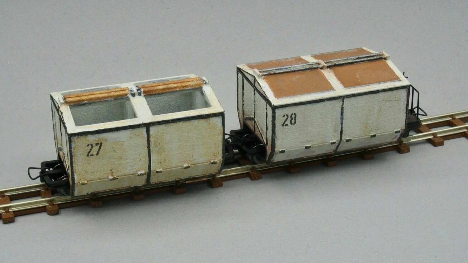 235041 Selbstentladewagen RSE ungebremst ohne Drehgestelle H0e 235041 Selbstentladewagen RSE ungebremst ohne Drehgestelle H0e