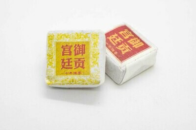 59177 Чай прессованный черный "Пуэр Шу Дворцовый кубик" (сяо фан)