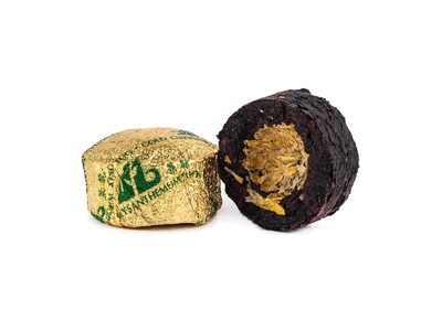 0384к Чай прессованный черный "Пуэр Шу Хуан Цзюй" (сяо то) с желтой хризантемой