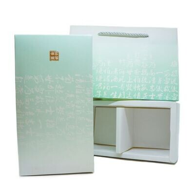 306022.3 Коробка для 2х банок, картон св-зеленый. Длина 20см, ширина 11см, высота 10 см +подар пакет