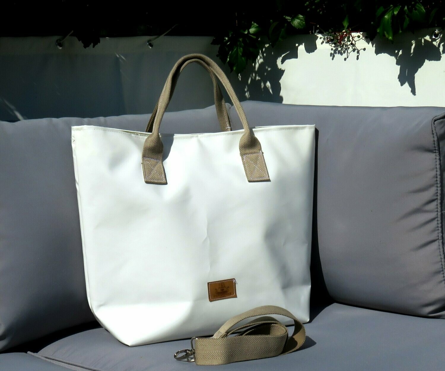 Shopper aus LKW-Plane weiß