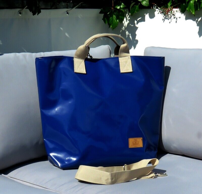 Shopper aus LKW-Plane royalblau Shopper aus LKW-Plane royalblau