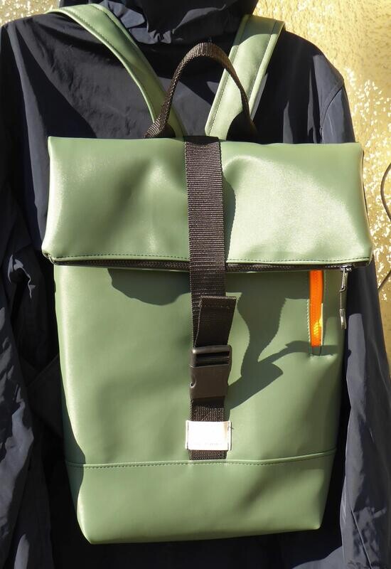 Rucksack aus Kunstleder petrol-tannengrün Rucksack aus Kunstleder petrol-tannengrün