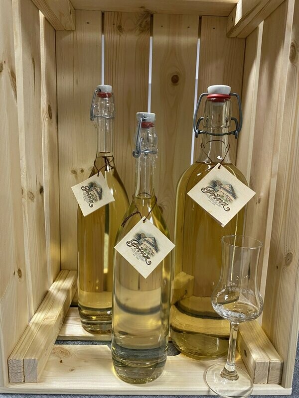 Prinz - Alte Marille 41 % vol. (1,0l / 0,5l / 350ml) Prinz - Alte Marille 41 % vol. (1,0l / 0,5l / 350ml)