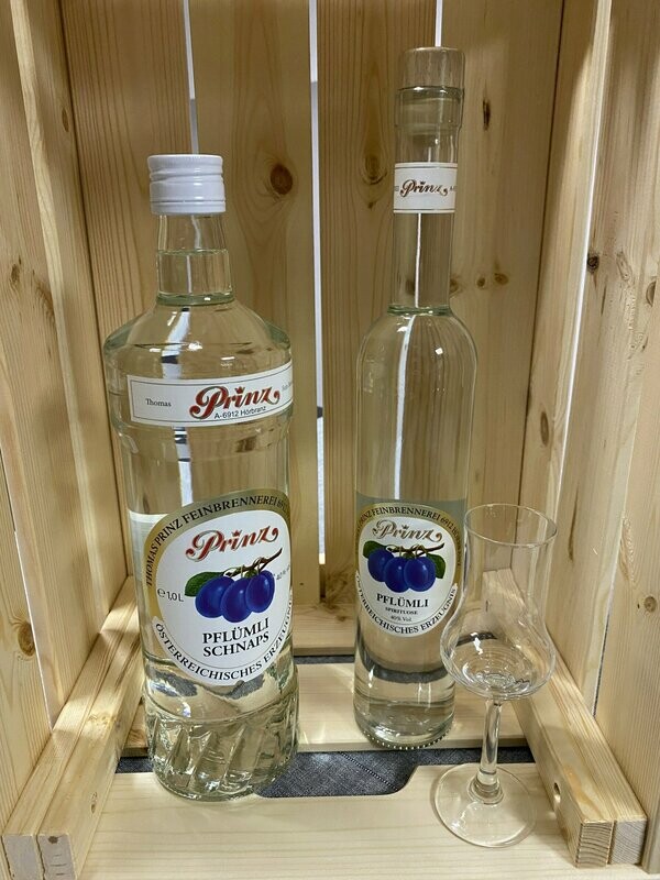 Prinz - Pflümli Schnaps 40 % vol. (1,0l / 0,5l) Prinz - Pflümli Schnaps 40 % vol. (1,0l / 0,5l)