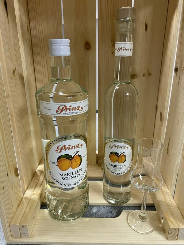Prinz - Marillen Schnaps 40 % vol. (1,0l / 0,5l) Prinz - Marillen Schnaps 40 % vol. (1,0l / 0,5l)
